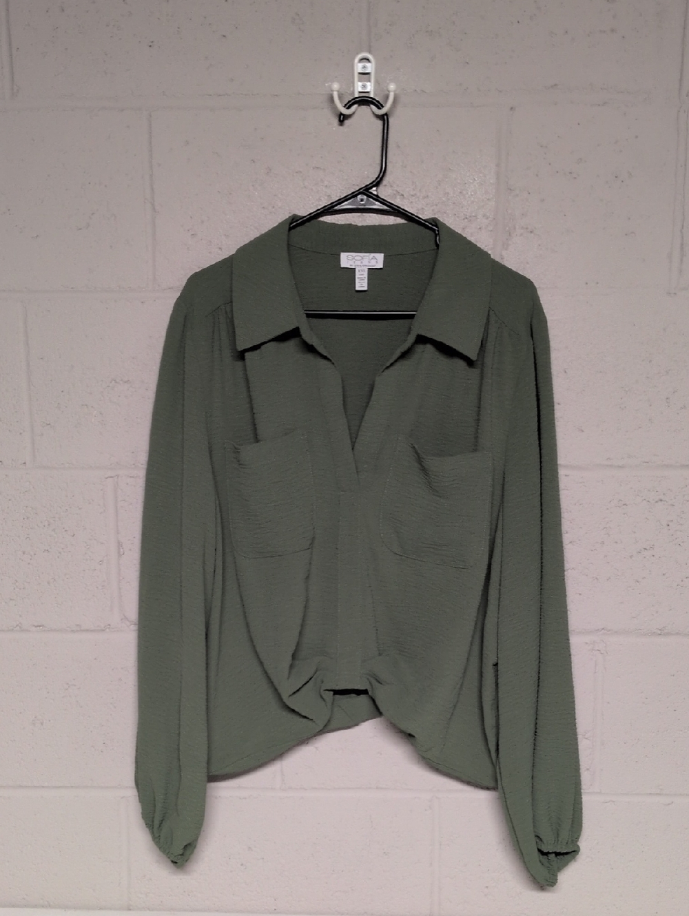 Sofia Jeans Olive Green Flowy Utility Blouse Size XXL (20), NWT - Picture 2 of 9